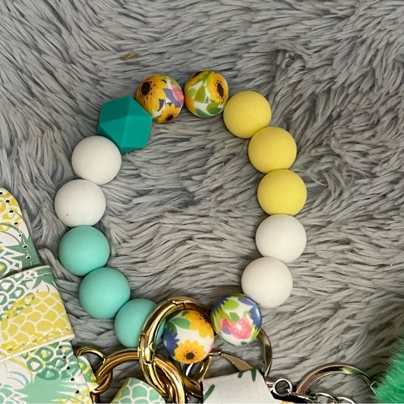 5pcs Pineapple Safety Keychain Set - Picture 4 of 5